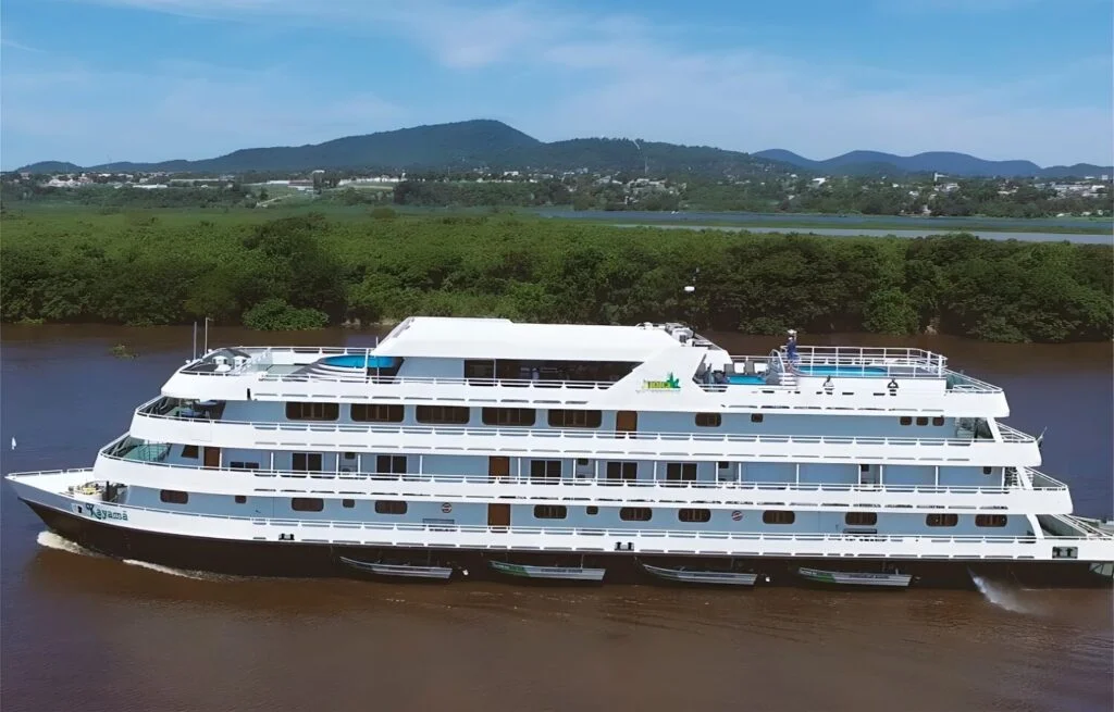 Hotel Boat in Pantanal